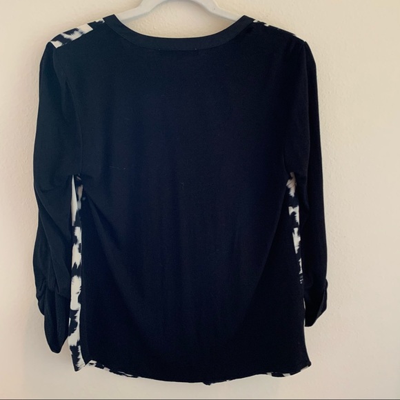 Daniel Rainn Mixed Material Abstract Tab Blouse - Picture 4 of 8